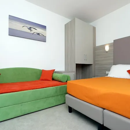 Simi Lan Hotel